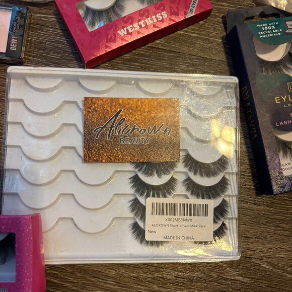 Mixed Lot of New Cosmetics and Eyelashes – 3D/5D Lash Bundle, Lip Gloss, Brushes - Picture 6 of 9